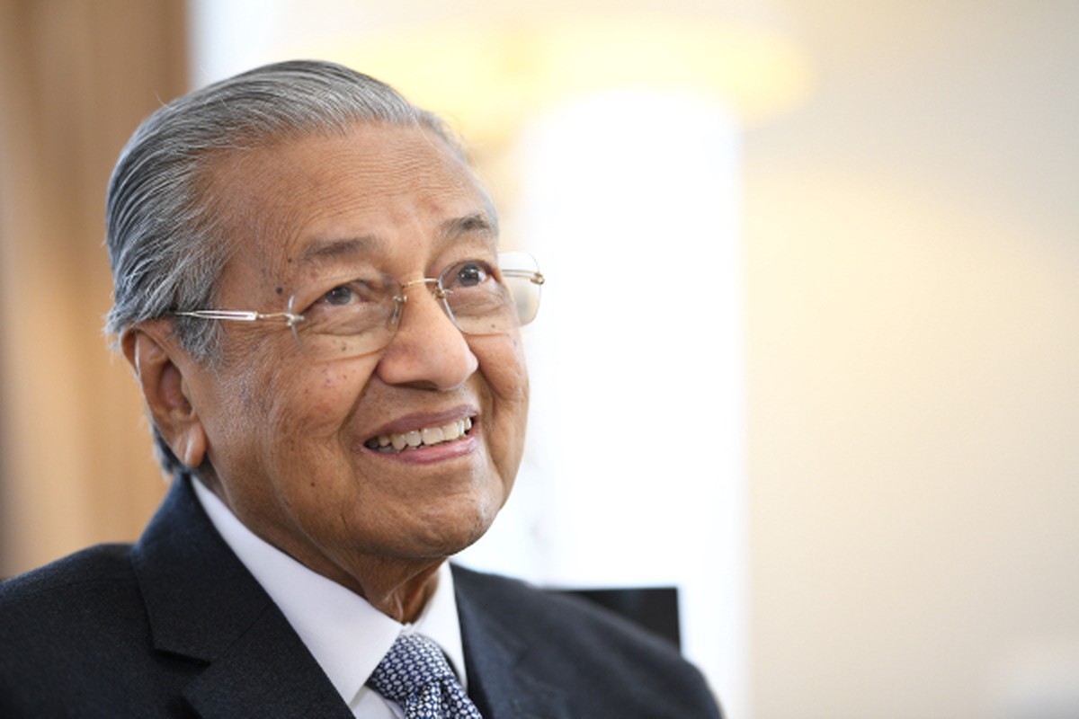 Министр малайзии. Министр иностранных дел Малайзии. Премьер министр Малайзии.