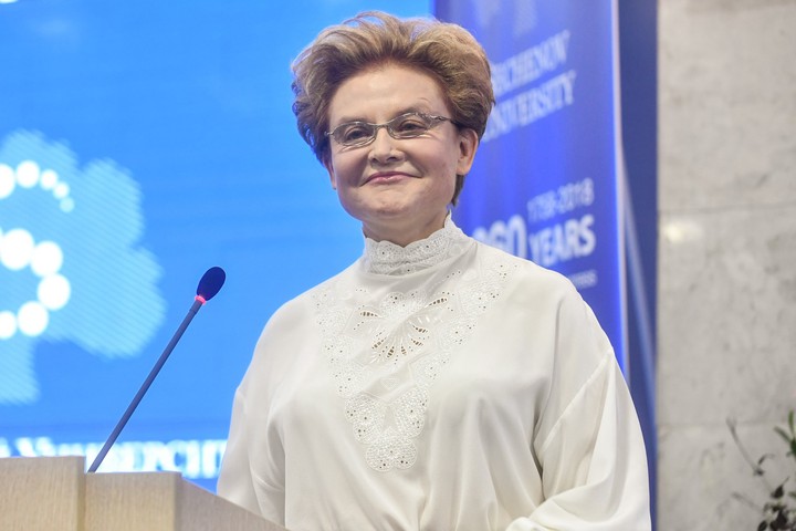 Елена Малышева рассказала, как быстро вылечить простуду