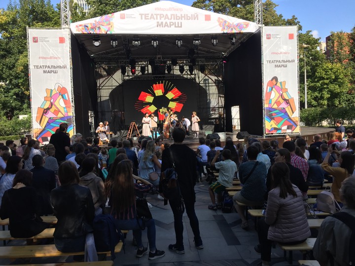 Театральный фестиваль начался с представления для детей 