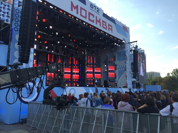 На Поклонной горе продолжается праздничный концерт