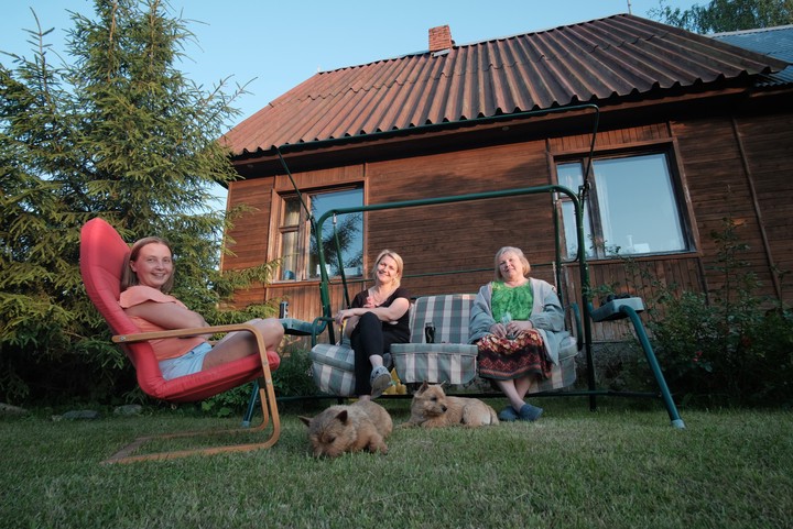 Летом 27 процентов опрошенных отдыхали на даче или на садовом участке