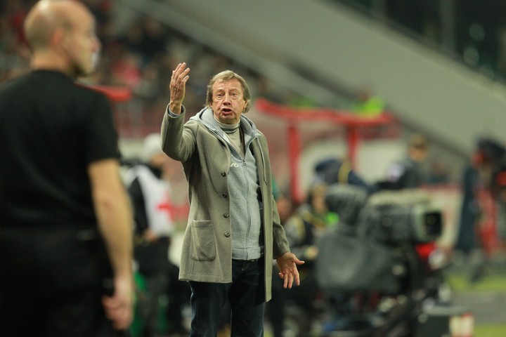 Игра Локомотива была без сюрпризов, как и подобает выстроенной отлаженной машине, созданной Юрием Семиным.