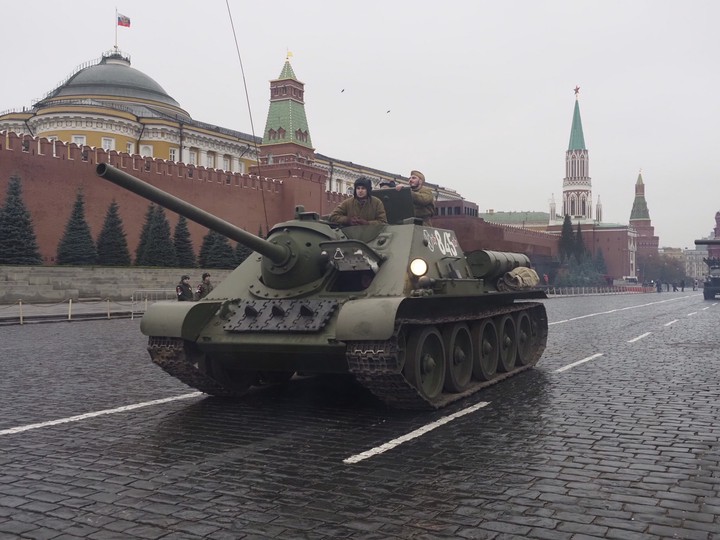 Репетиция марша в честь Парада 1941 года на Красной площади