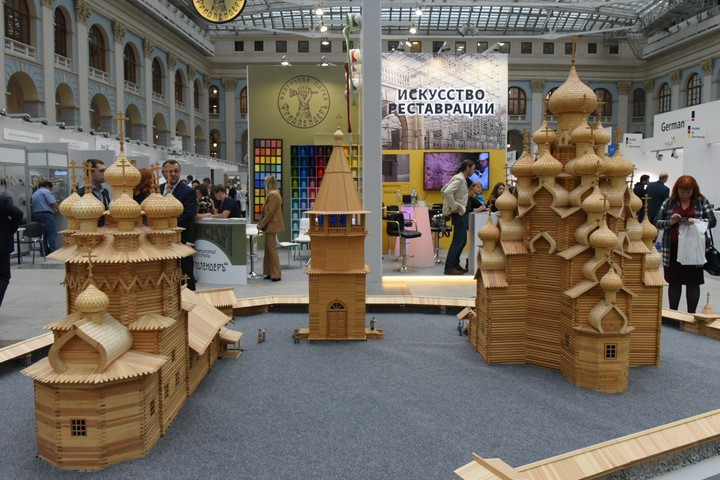 На выставке в Москве можно узнать, как восстанавливают деревянные храмы Русского Севера