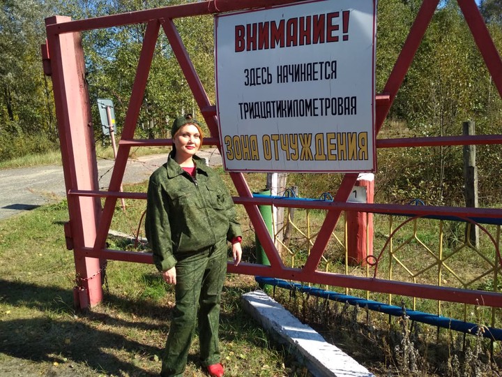 Через несколько километров от КПП Полесского заповедника начинается та самая 15-километровая зона отчуждения.