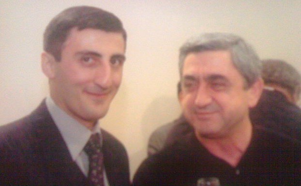 Ашот Болян (слева) и бывший президент Армении Серж Саргсян