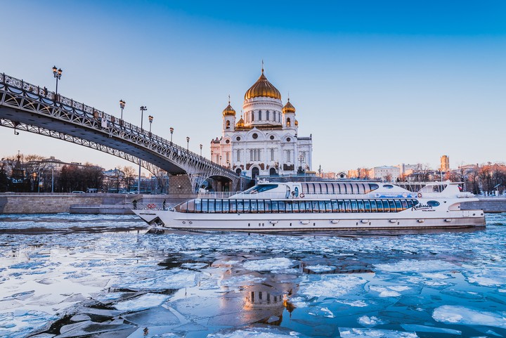 Яхты открыли навигацию