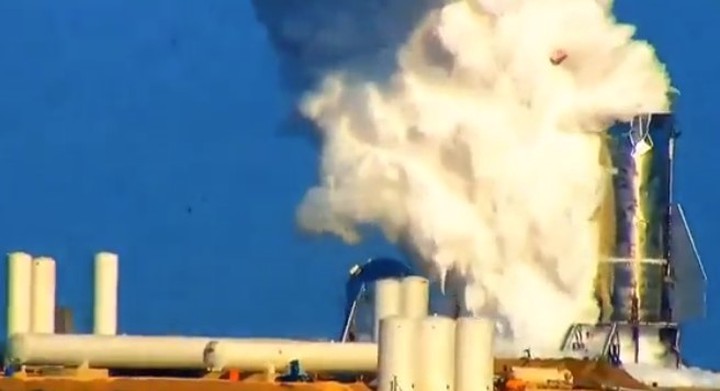 Ракету-корабль Starship Илона Маска разорвало на испытаниях