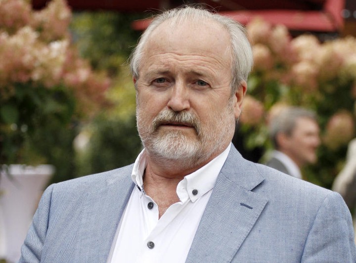 Сергей Собянин поздравил с днем рождения худрука Театра имени Вахтангова Римаса Туминаса