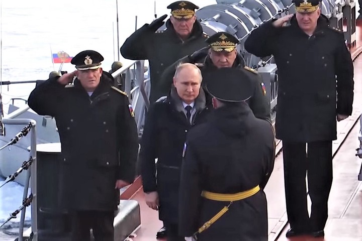 Путин поблагодарил моряков ракетного крейсера «Маршал Устинов» за службу