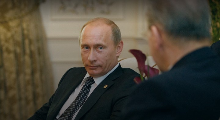 Кремль опубликовал архивные фото и видео Владимира Путина