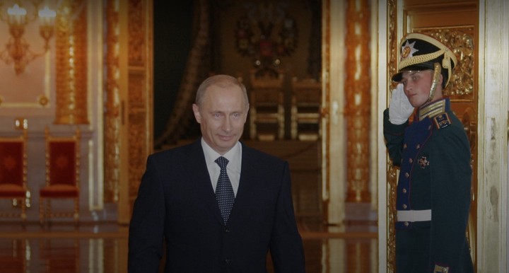 Кремль опубликовал архивные фото и видео Владимира Путина