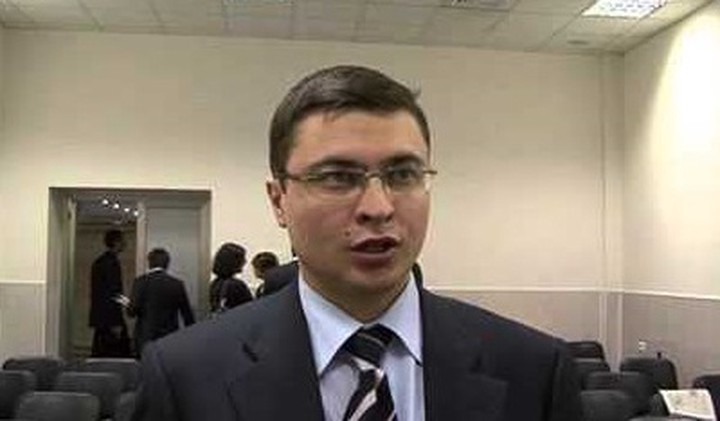 Рафик Загрутдинов с 1999 по 2005 год работал в Комитете Республики Татарстан по делам о несостоятельности и финансовому оздоровлению