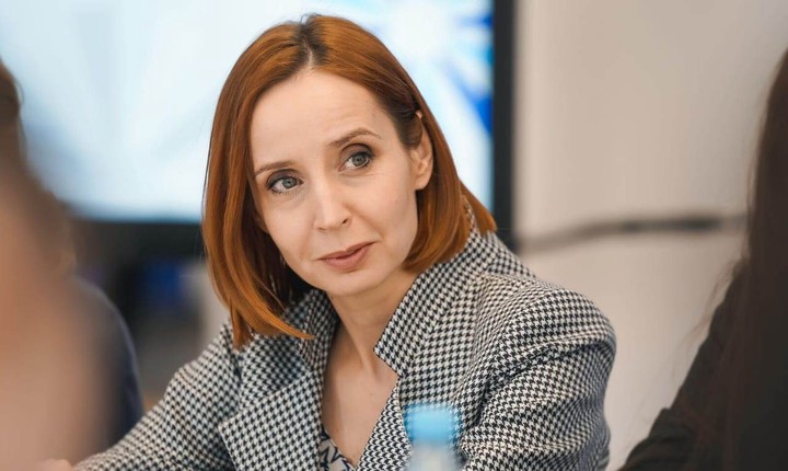 Александра Александрова потратила свою первую зарплату на путешествие в Крым