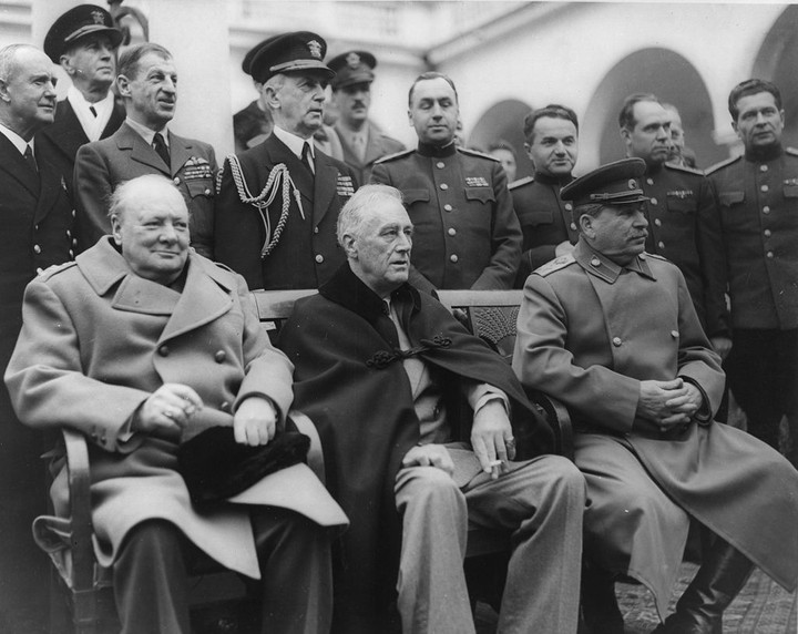 Жена-то моя как советизировалась! Только и говорит, что о советском Красном Кресте и о Красной армии