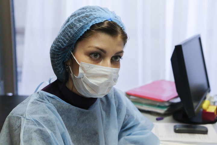Сейчас за нарушение режима изоляции грозит лишь штраф 500 рублей
