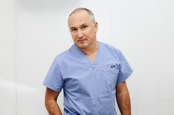 Владимир Плахотин рекомендует проверять импланты каждые 10–15 лет
