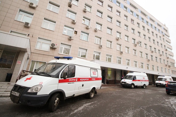 Трехлетний ребенок заразился коронавирусом в омском аэропорту