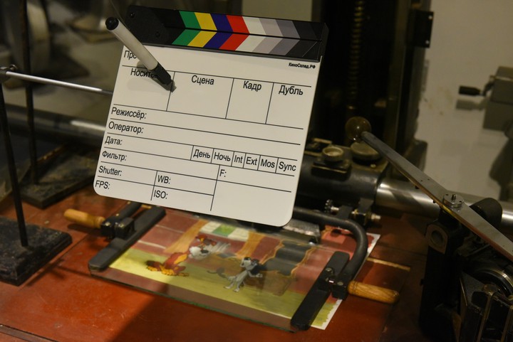 На таких мультипликационных столах снимали любимые всеми рисованные советские мультфильмы