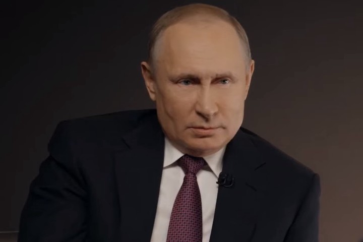 Путин поручил кабмину разработать дополнительные меры господдержки детей-сирот