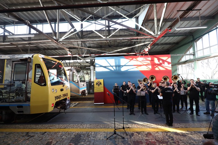 Тематический поезд «Путь к Победе» запустили в московском метро