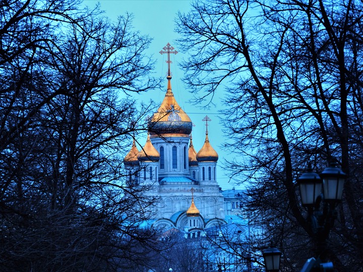 После пасхальной ночи мы должны продолжать идти спасительным путем, продолжать борьбу со злом в нашем сердце