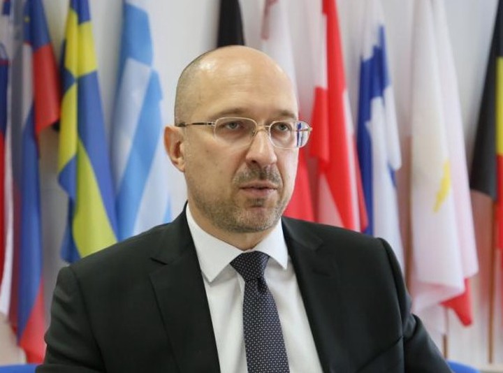 Вакциной Pfizer, как утверждает пресса, привился премьер-министр Украины Денис Шмыгаль