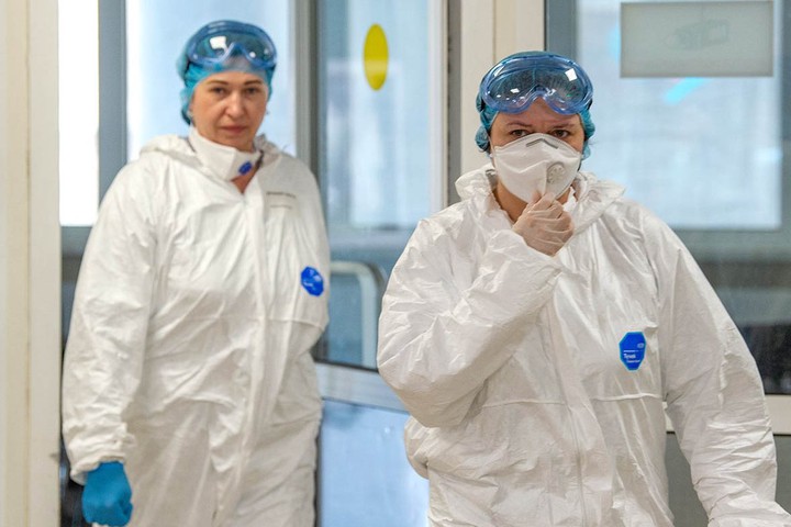 Роспотребнадзор предупредил о второй волне коронавируса осенью