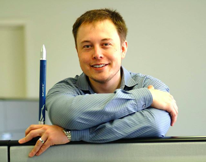 Илон Маск решил продать почти все имущество и остаться без дома Илон Маск решил продать почти все имущество и остаться без дома