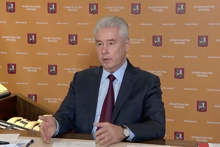 Сергей Собянин назвал выход сферы услуг из самоизоляции преждевременным
