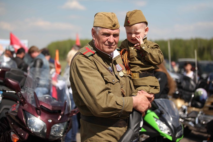 Дмитрий Саблин, депутат Госдумы РФ, первый заместитель председателя «БОЕВОГО БРАТСТВА» поздравил ветеранов