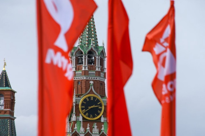 Москву украсили флагами и декоративными конструкциями ко Дню Победы