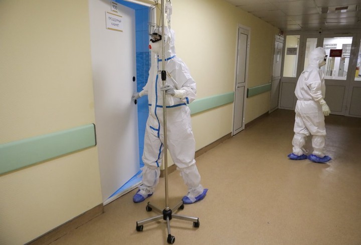 Руководство Минздрава приедет в Санкт-Петербург из-за ситуации с COVID-19