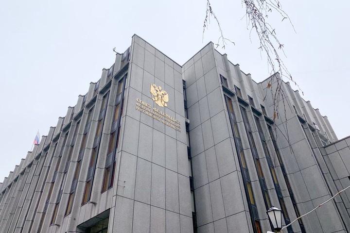 «Запретов нет»: в Совфеде ответили на призыв Украины «предоставить полный доступ в Крым» «Запретов нет»: в Совфеде ответили на призыв Украины «предоставить полный доступ в Крым»