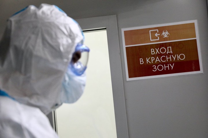 «Доходит до мозга»: кому грозят редкие последствия COVID-19 и как с ними справиться