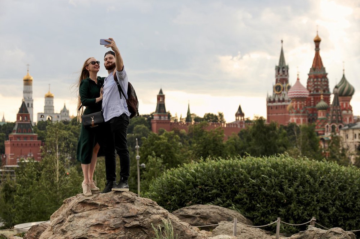Москва приняла летом 2022 года на 7 процентов больше туристов, чем в прошлом году