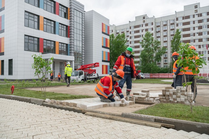 Около 40 корпусов школ и детских садов построят в Москве до конца года