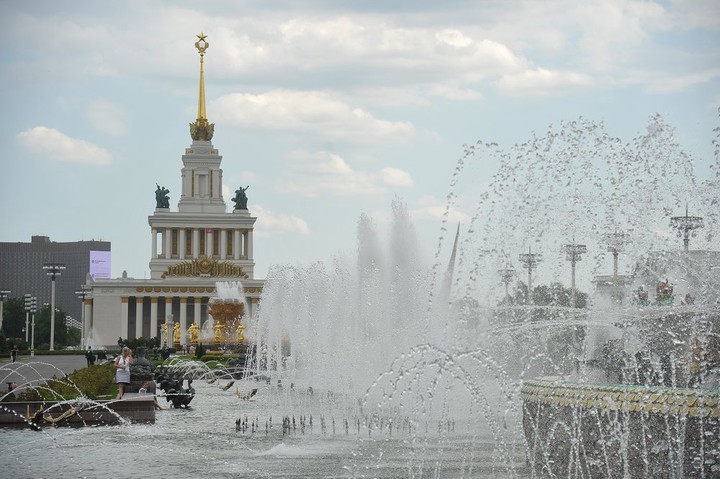 Москвичам рассказали, какие ограничения сняли в столице 16 июня