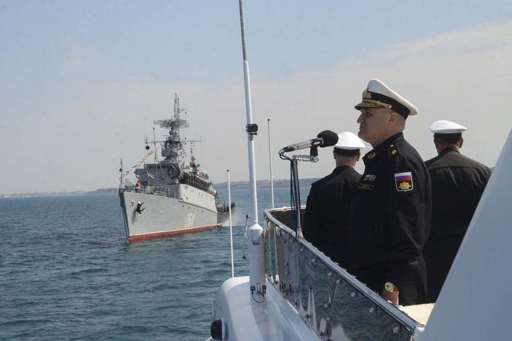 Слава и доблесть: Севастополь — город военных, морских бухт, густых каштанов и старинных храмов