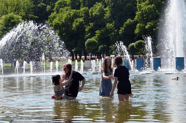 Врач объяснил, как не пострадать от опасного ультрафиолетового излучения