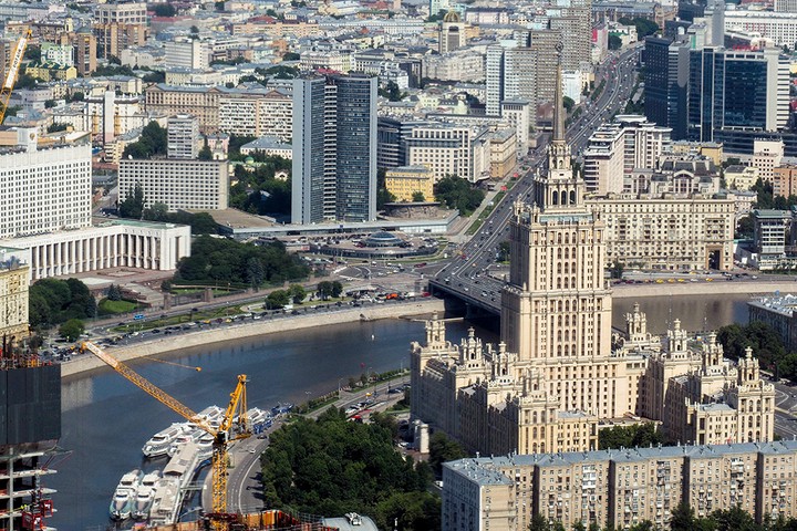 Оборот сферы торговли и услуг в Москве увеличился на 28 процентов в марте