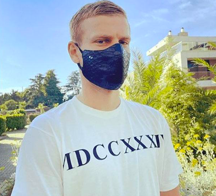Кокорин похвастался маской из кожи крокодила
