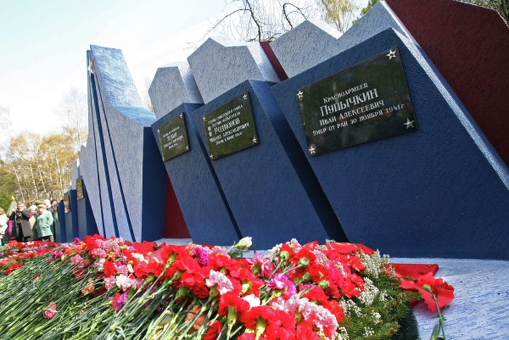 Наша память — не голливудско-лубочная, а настоящая — то немногое, чем мы можем воздать солдатам и офицерам за их подвиги