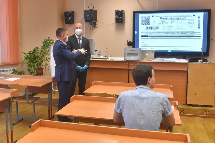 Кравцов назвал отмену ЕГЭ для некоторых школьников временной мерой