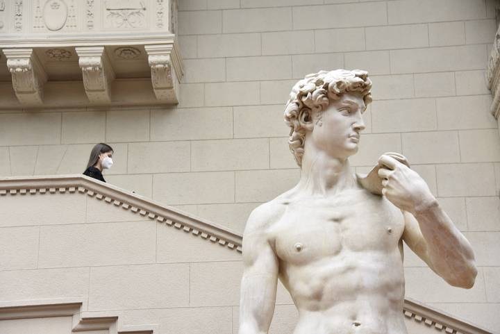 «Музы Монпарнаса» и «Калейдоскоп коллекций»: москвичей пригласили на выставки в июле