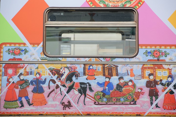 Посвященный народным промыслам поезд запустили в Московском метро