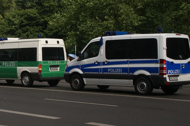 Мужчина совершил вооруженное нападение на банк в Берлине