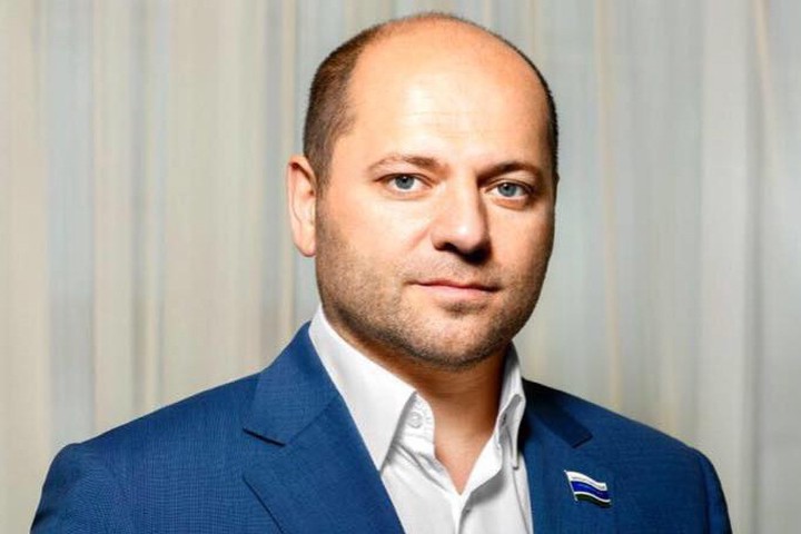 Свердловский депутат Илья Гаффнер в декларации за 2019 год указал доход в… четыре копейки