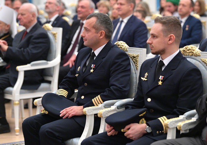 Страх сменился беспечностью: пассажиры A321 — о жизни после посадки на кукурузное поле
