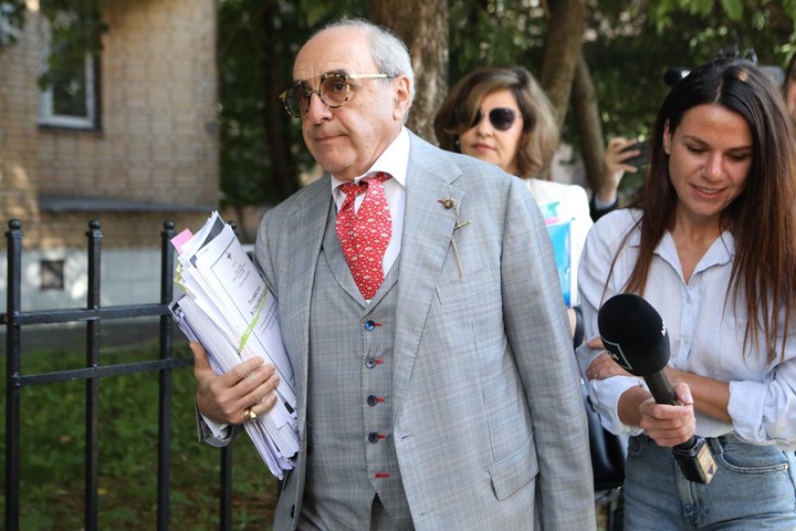 Стала известна причина лишения Добровинского статуса адвоката